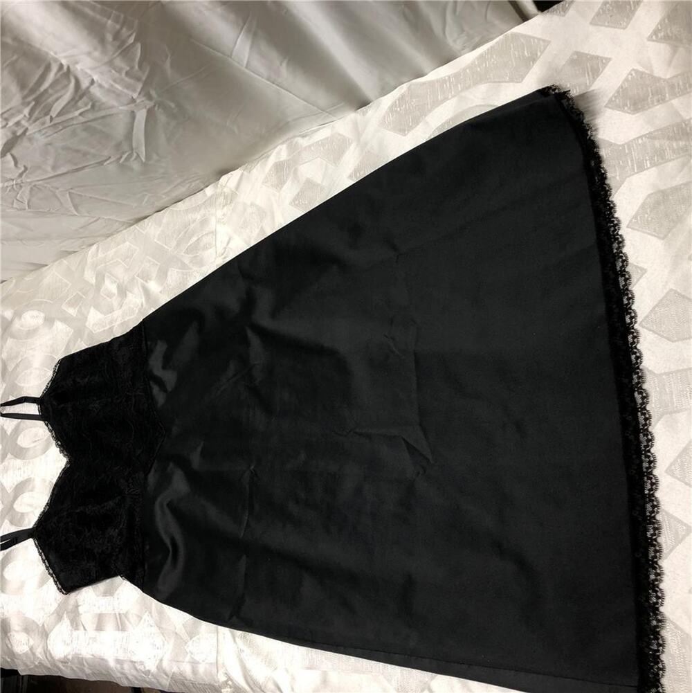 Vintage Vanity Fair Black Full Slip Size 32